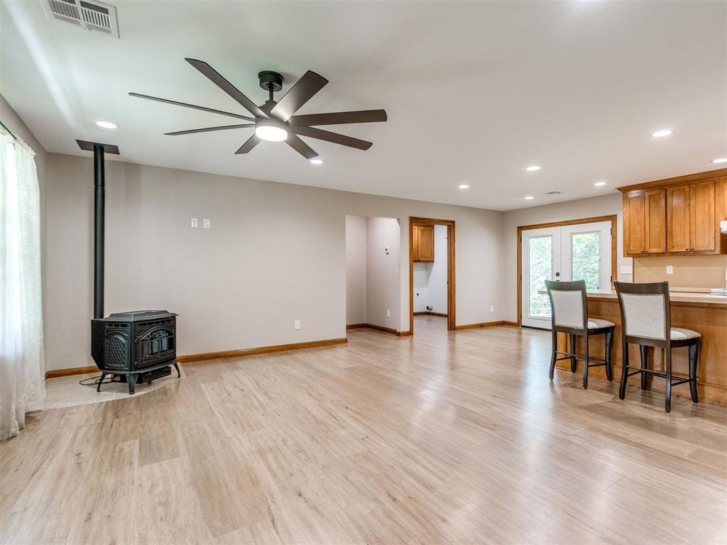 16802 Creek Valley Lane, Newalla, OK 74857
