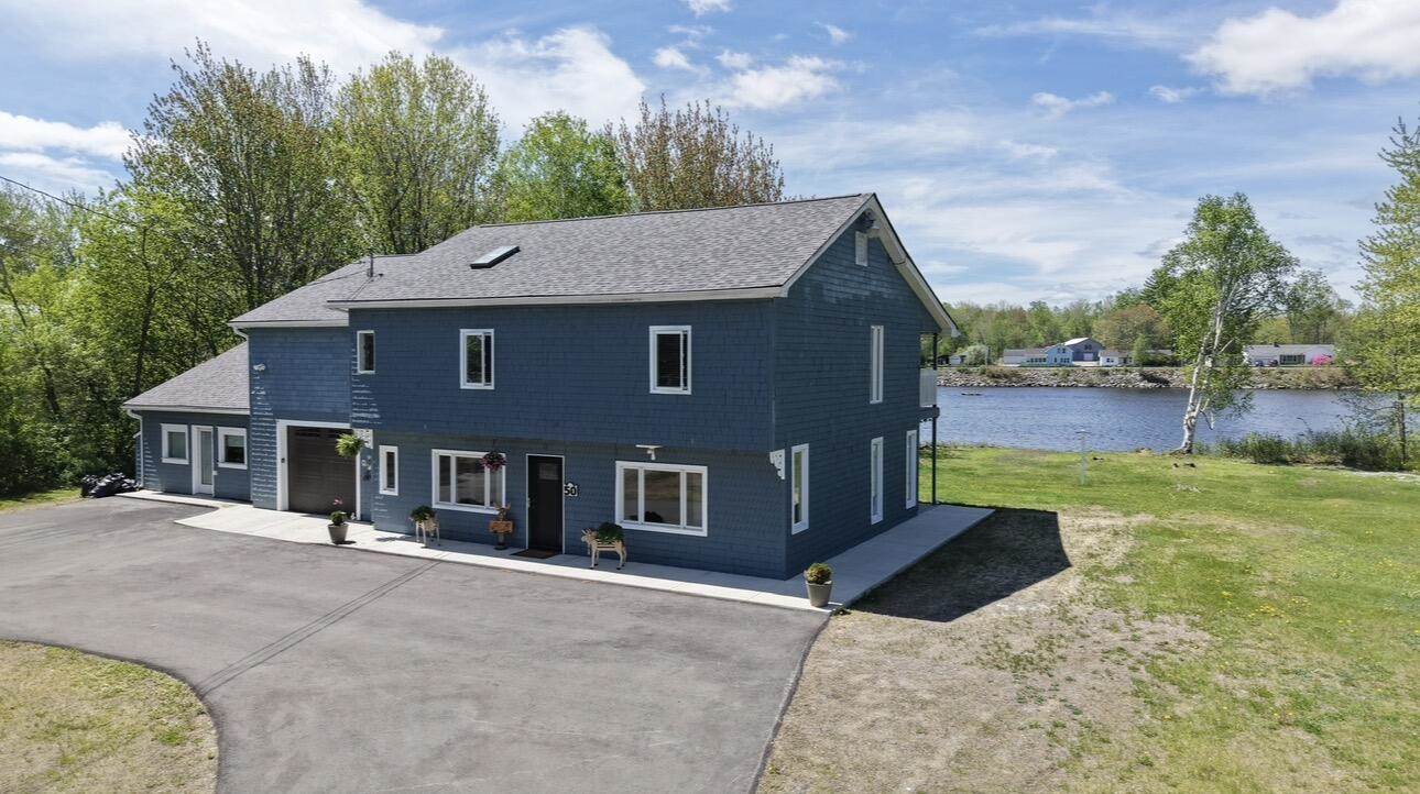50 Water Street, Howland, ME 04448