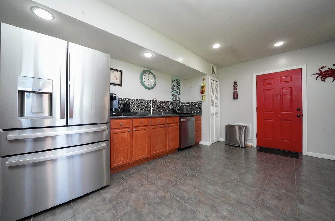 50 Water Street, Howland, ME 04448