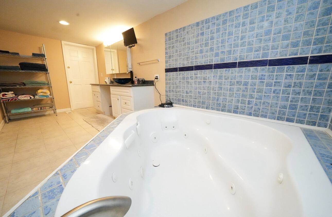 50 Water Street, Howland, ME 04448