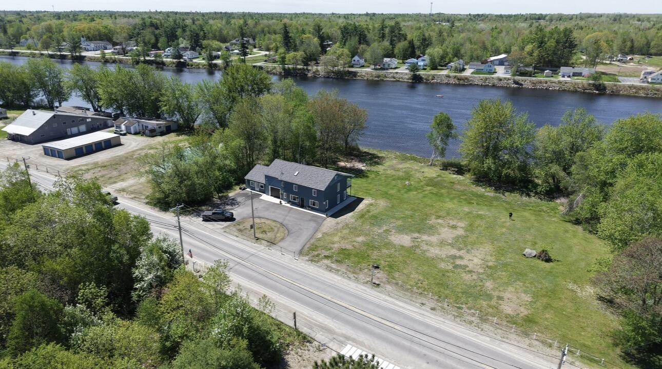 50 Water Street, Howland, ME 04448