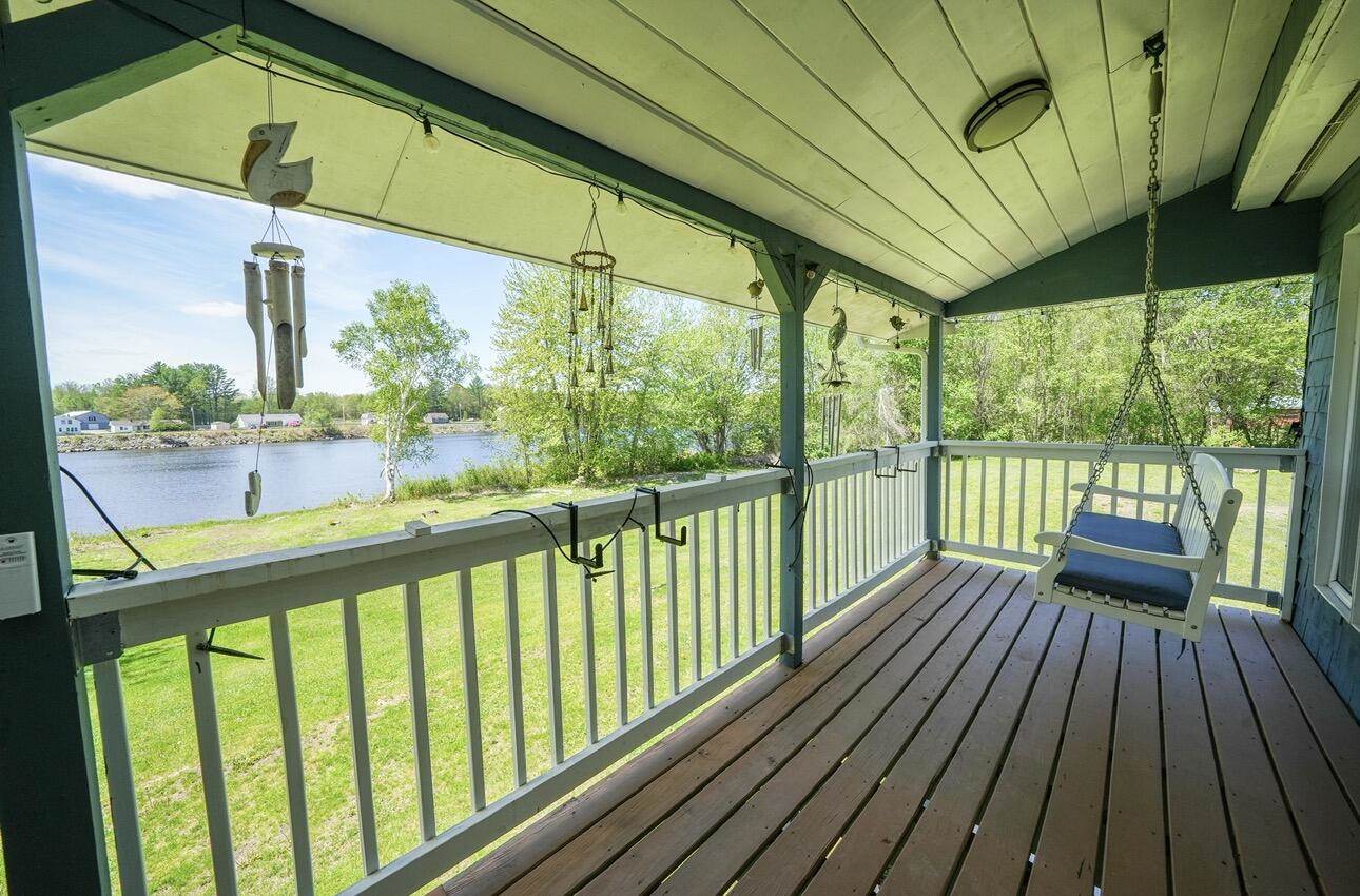 50 Water Street, Howland, ME 04448