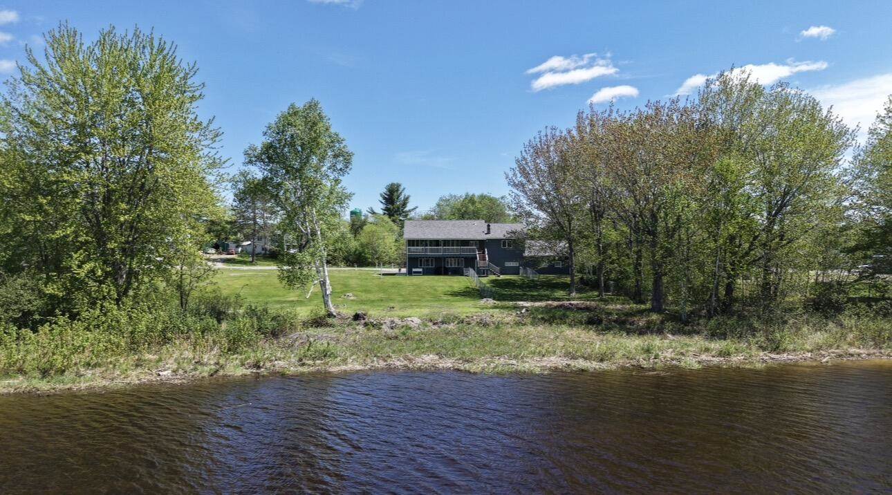 50 Water Street, Howland, ME 04448