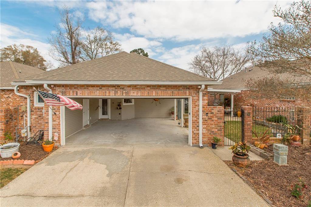 303 Secret Garden Lane, Denham Springs, LA 70726