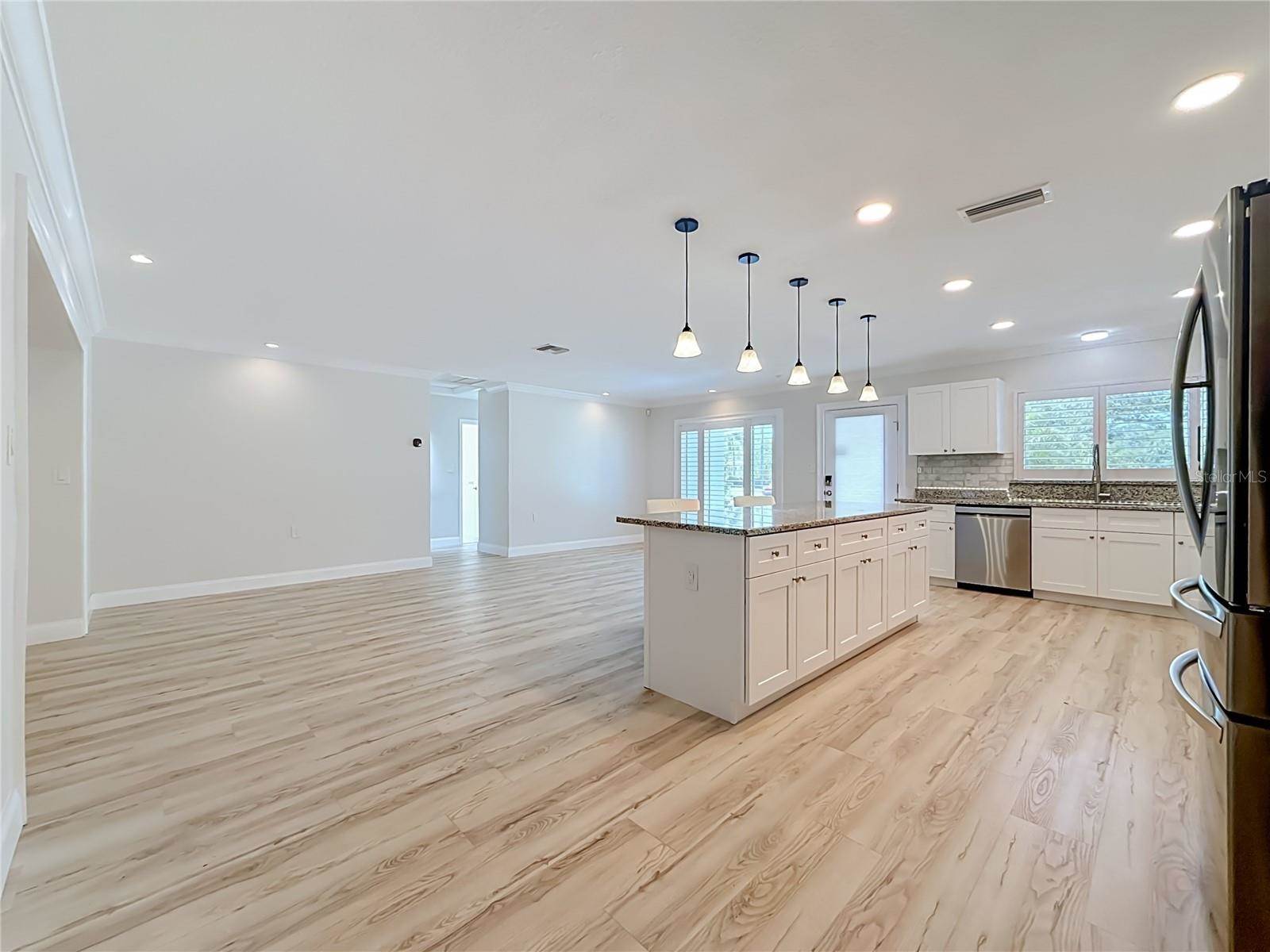 8270 30TH Avenue North, Saint Petersburg, FL 33710