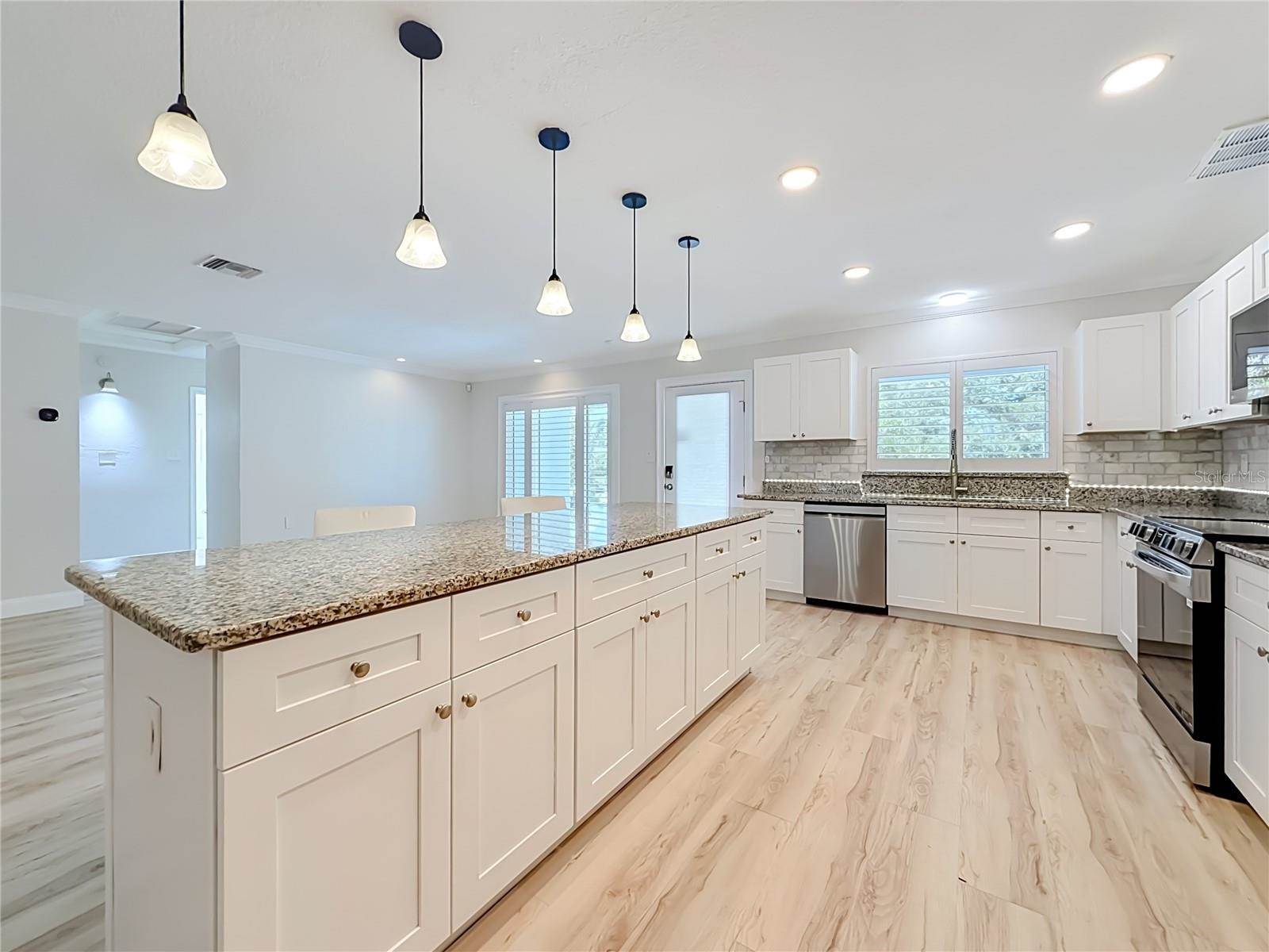 8270 30TH Avenue North, Saint Petersburg, FL 33710