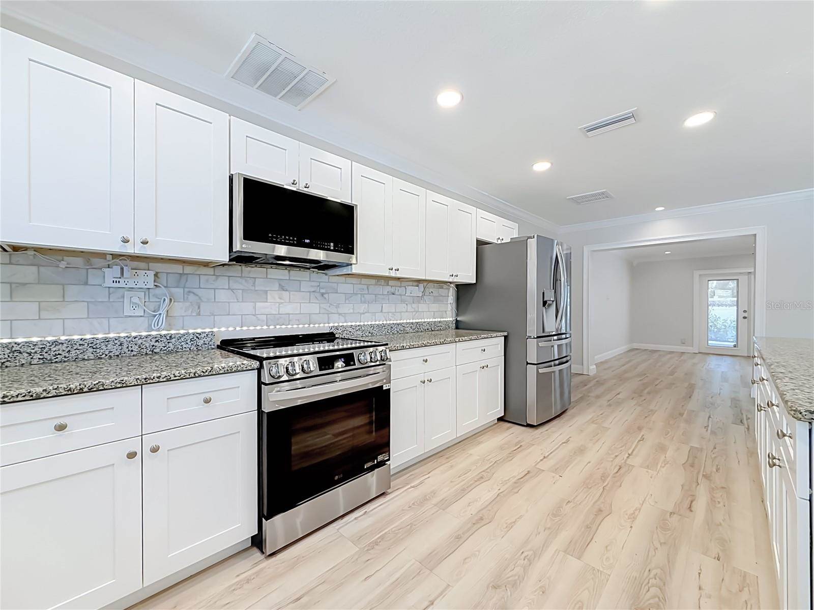 8270 30TH Avenue North, Saint Petersburg, FL 33710