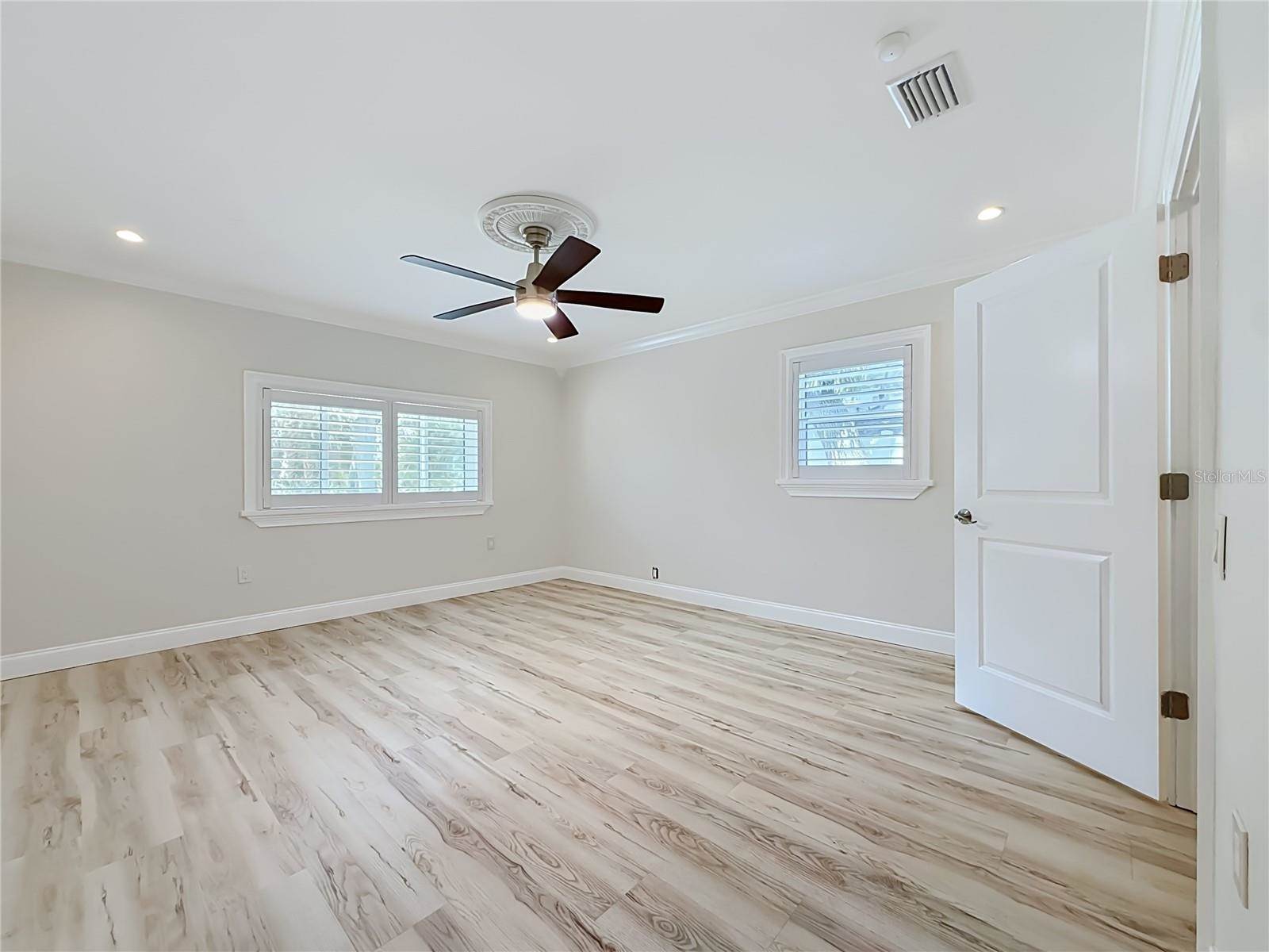 8270 30TH Avenue North, Saint Petersburg, FL 33710