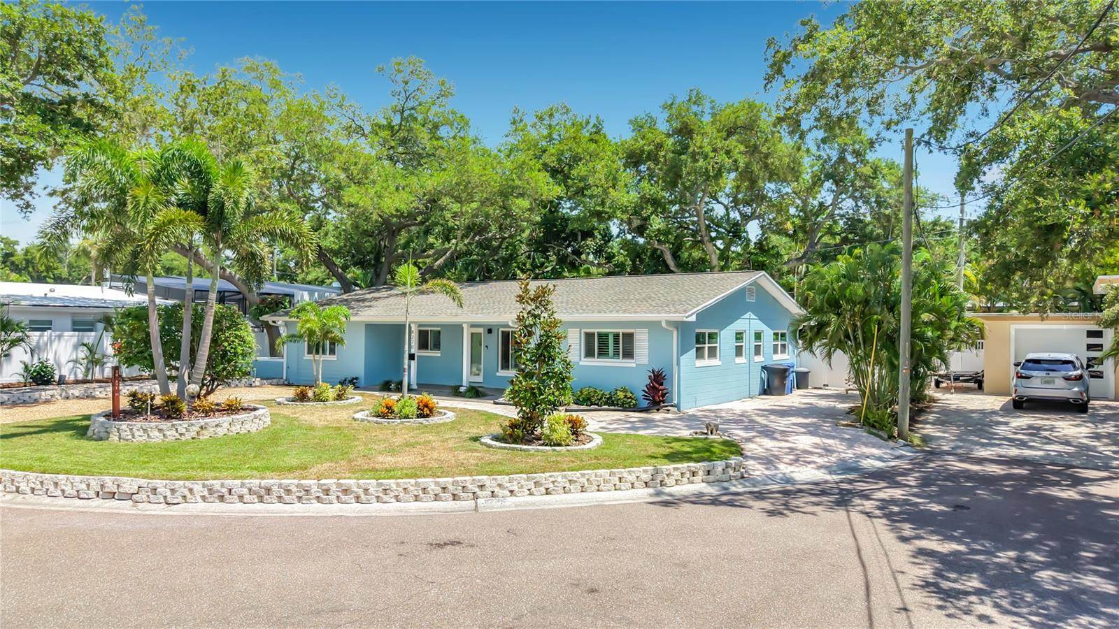 8270 30TH Avenue North, Saint Petersburg, FL 33710