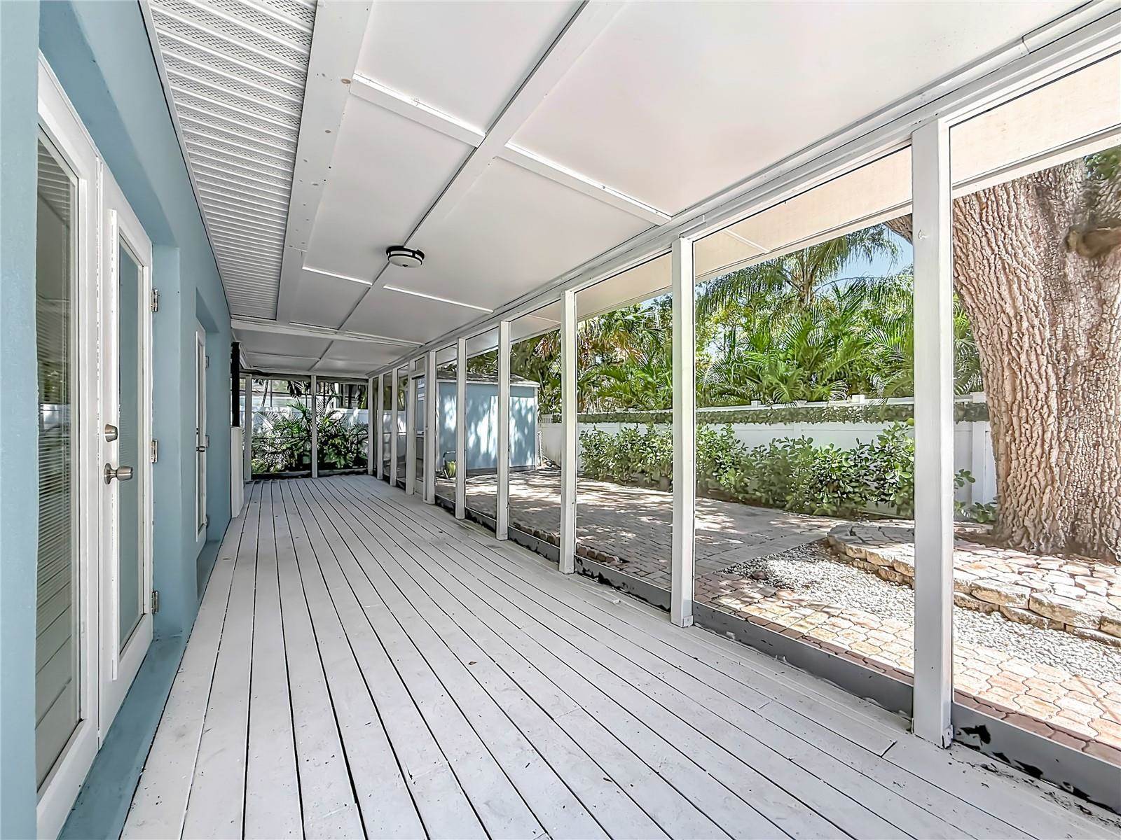 8270 30TH Avenue North, Saint Petersburg, FL 33710