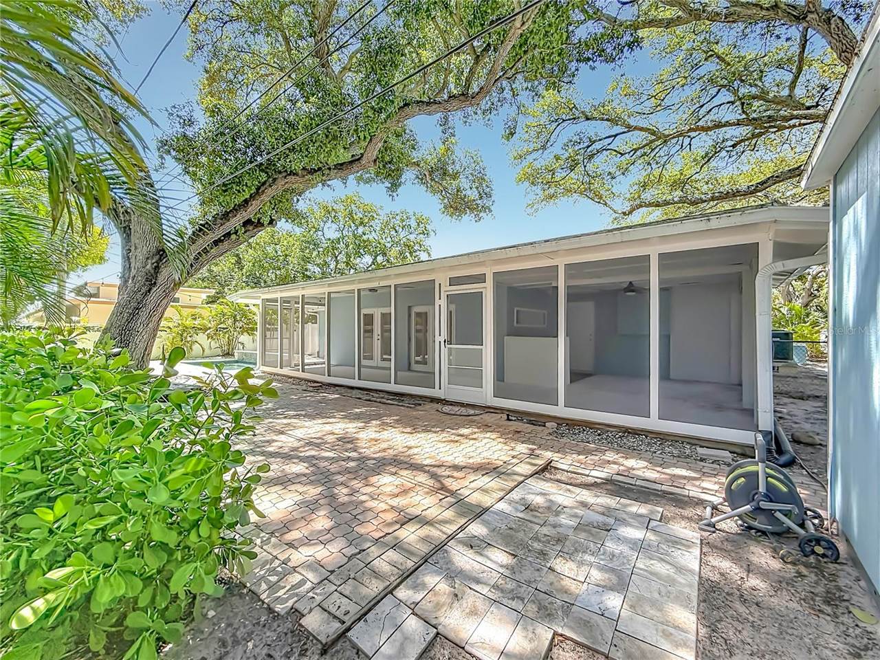8270 30TH Avenue North, Saint Petersburg, FL 33710