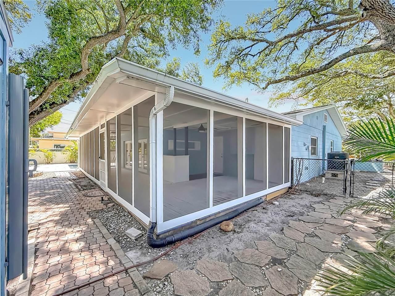 8270 30TH Avenue North, Saint Petersburg, FL 33710