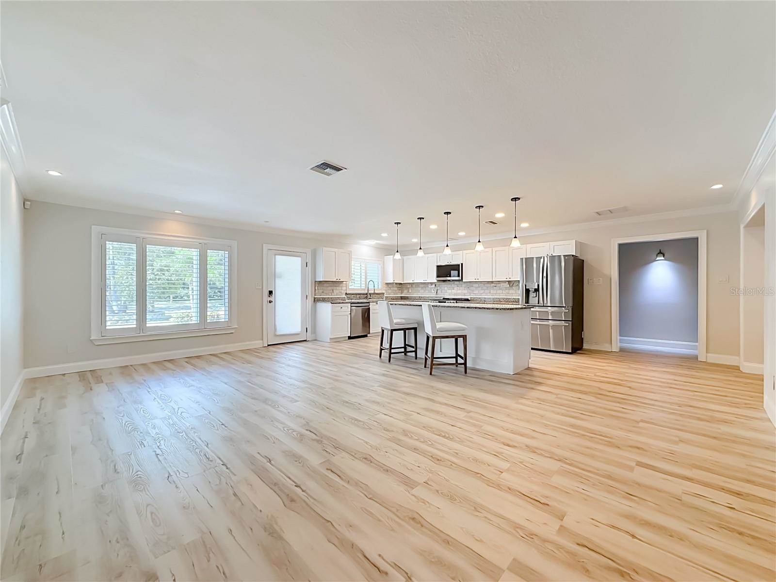 8270 30TH Avenue North, Saint Petersburg, FL 33710