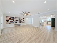 8270 30TH Avenue North, Saint Petersburg, FL 33710