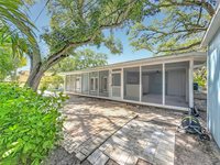 8270 30TH Avenue North, Saint Petersburg, FL 33710