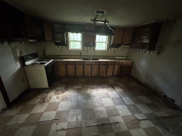 311 Hillwood Road, Cave City, KY 42127