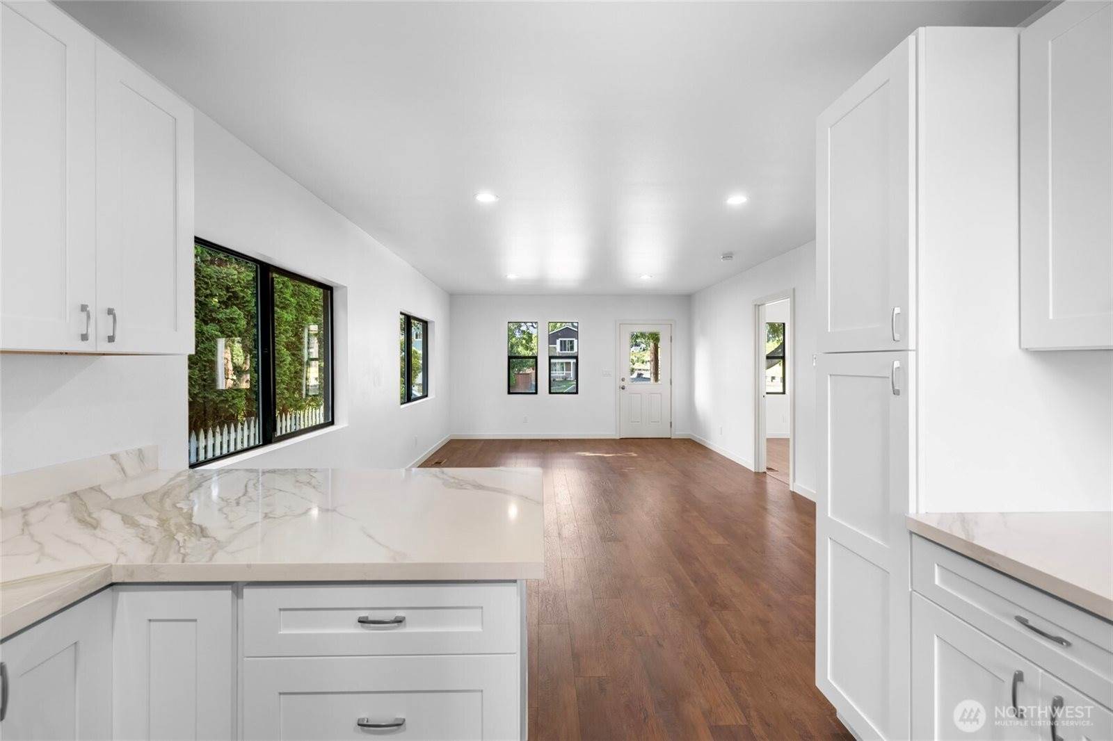 100 Milwaukee Street, Mount Vernon, WA 98273
