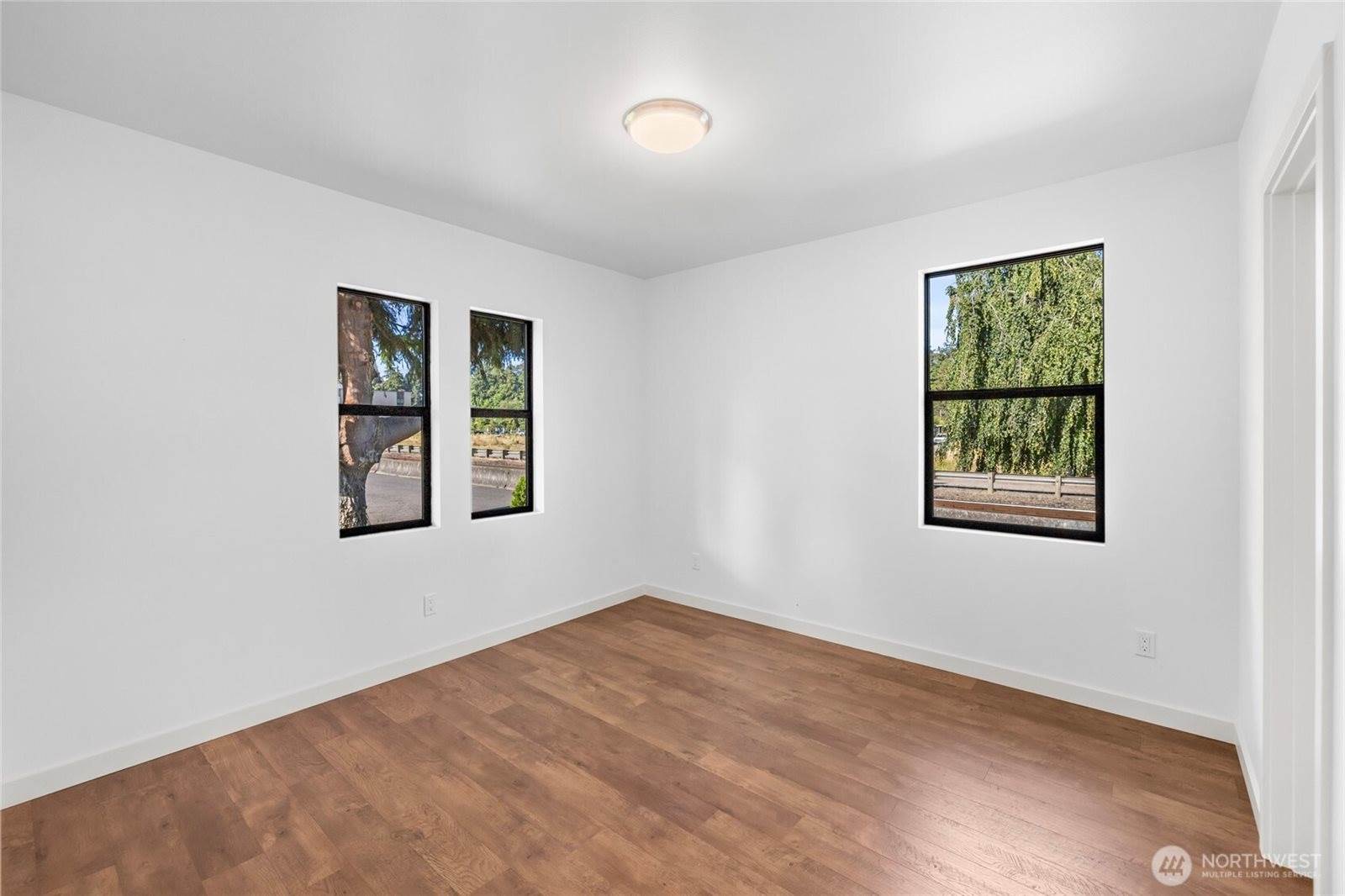 100 Milwaukee Street, Mount Vernon, WA 98273