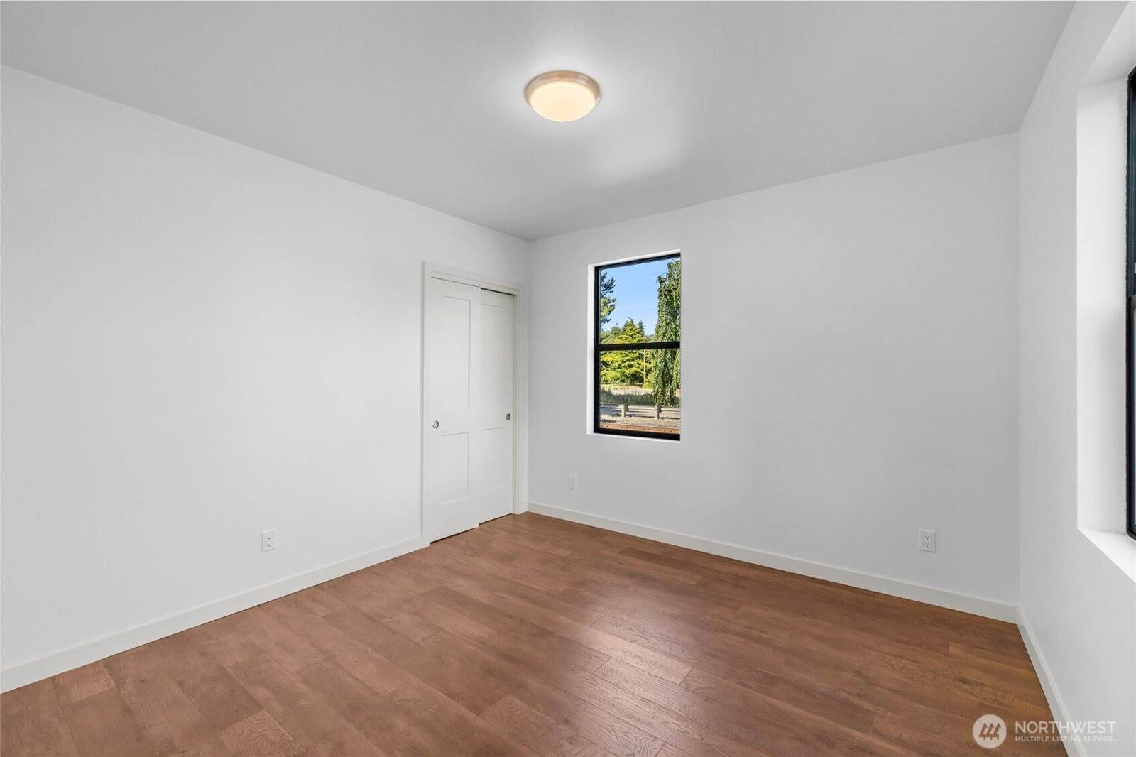 100 Milwaukee Street, Mount Vernon, WA 98273