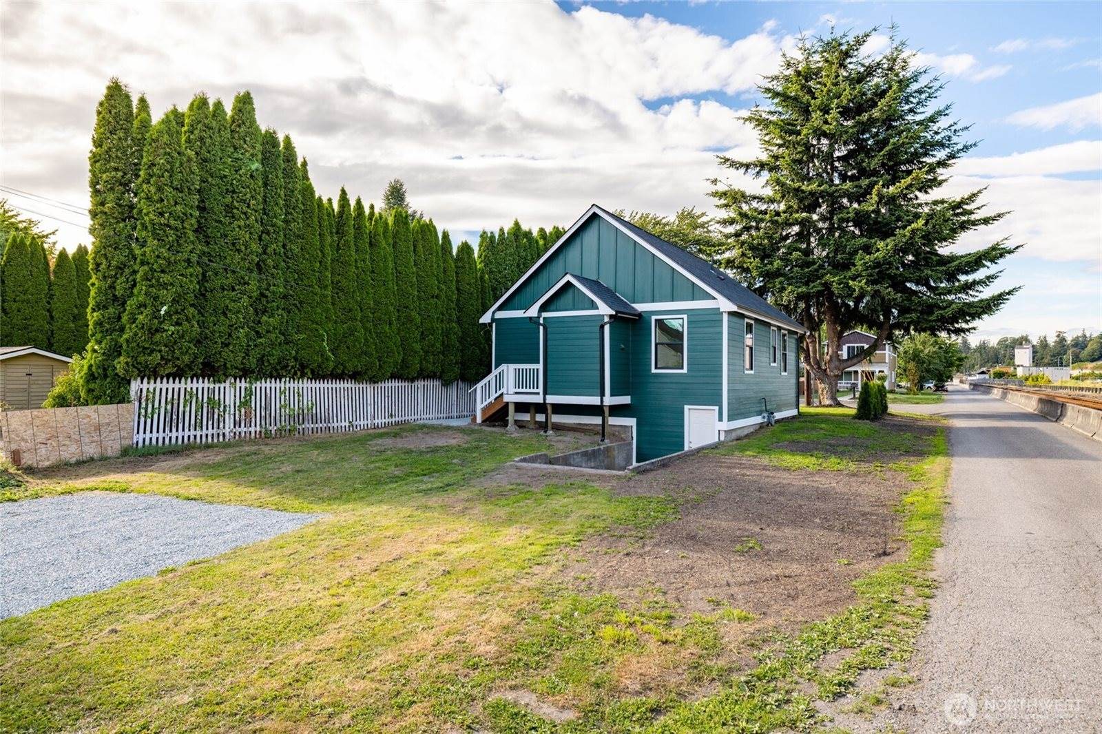 100 Milwaukee Street, Mount Vernon, WA 98273