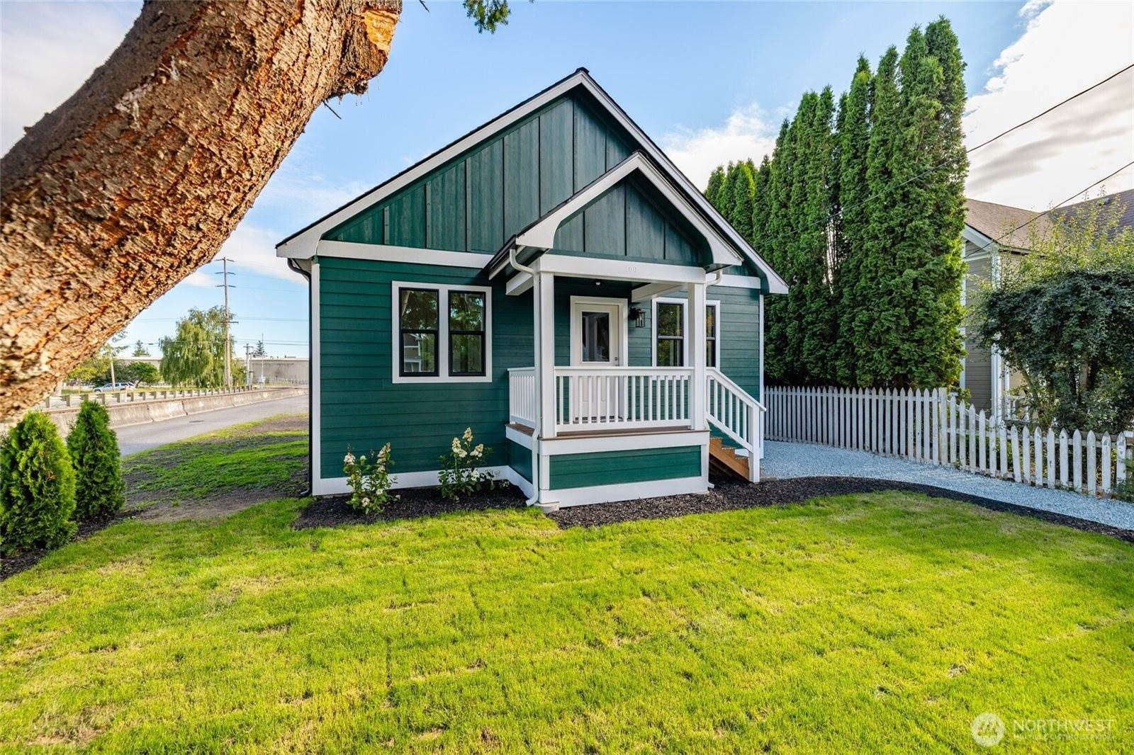 100 Milwaukee Street, Mount Vernon, WA 98273