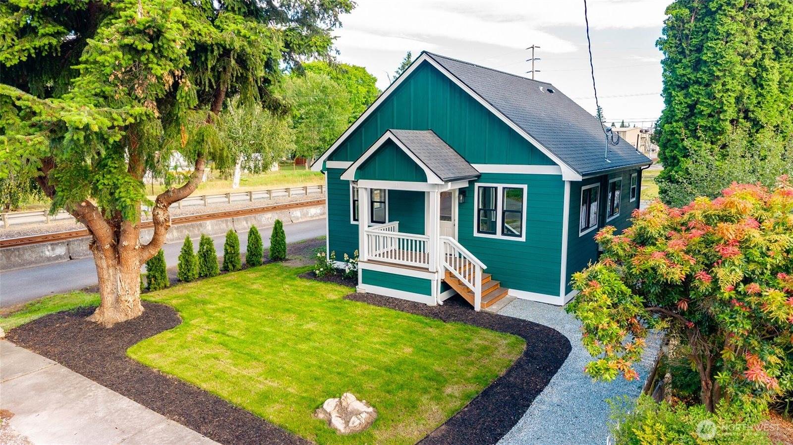 100 Milwaukee Street, Mount Vernon, WA 98273