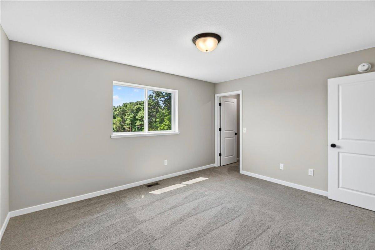 37547 Greenway Avenue, North Branch, MN 55056