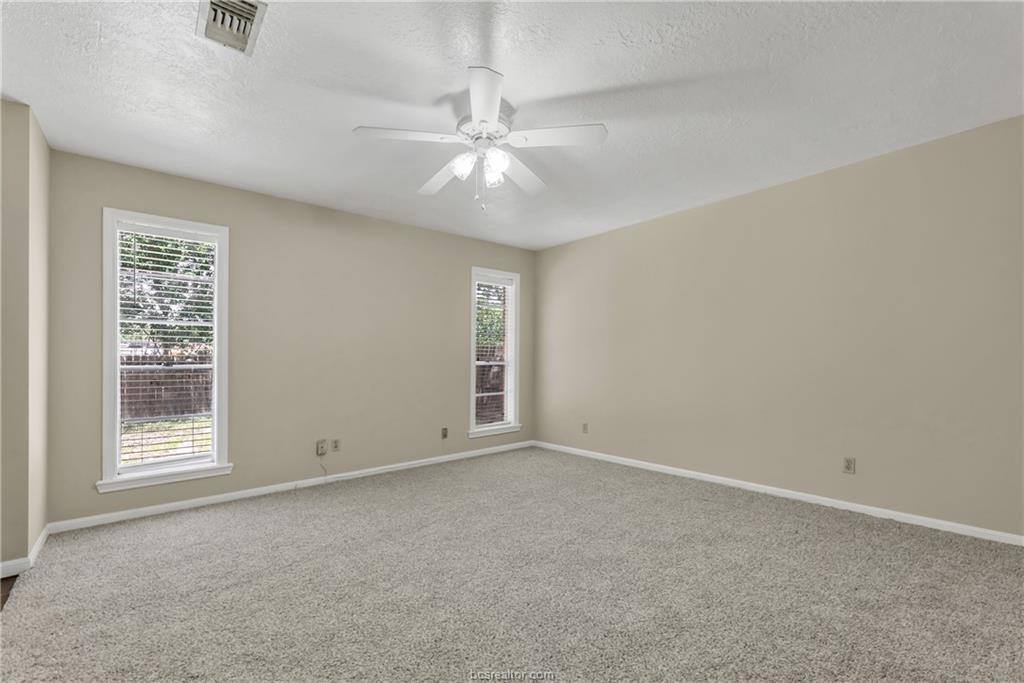3015 Red Robin Loop, Bryan, TX 77802