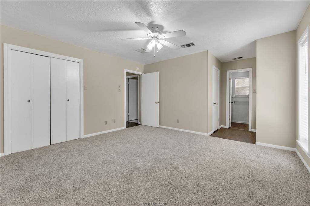3015 Red Robin Loop, Bryan, TX 77802