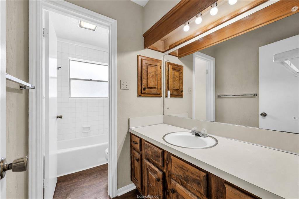 3015 Red Robin Loop, Bryan, TX 77802