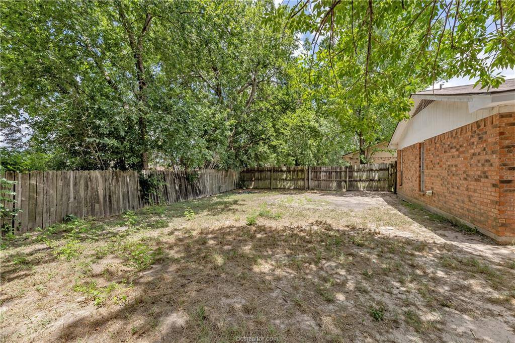 3015 Red Robin Loop, Bryan, TX 77802