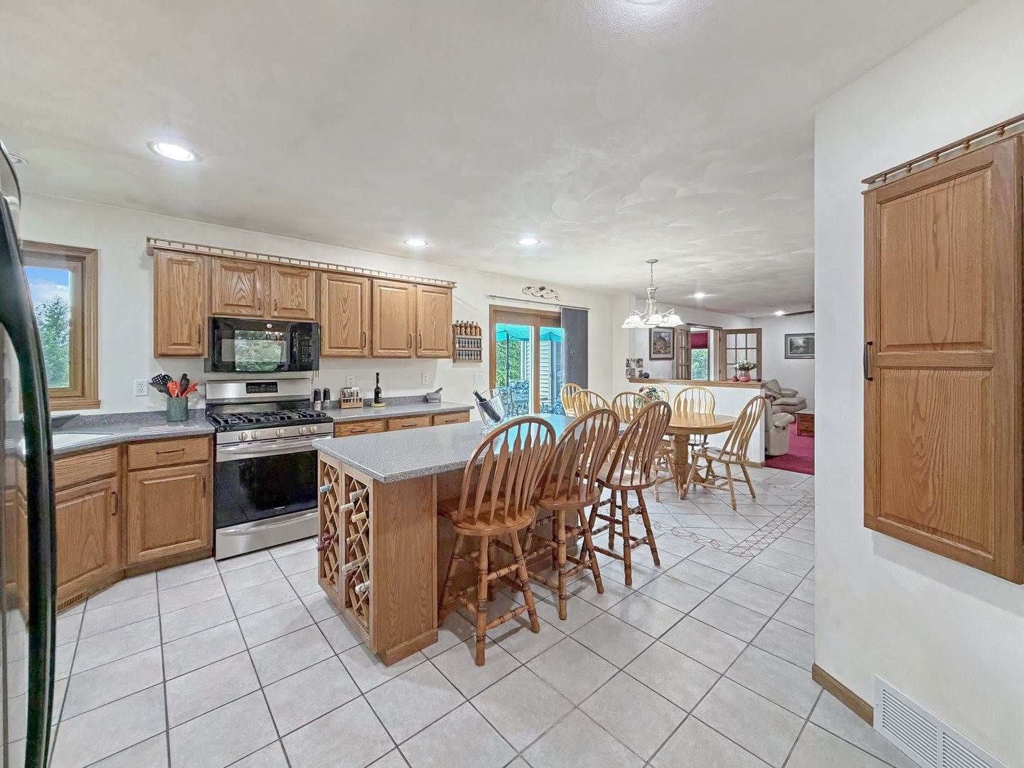 1954 Delmar Drive, Freeport, IL 61032