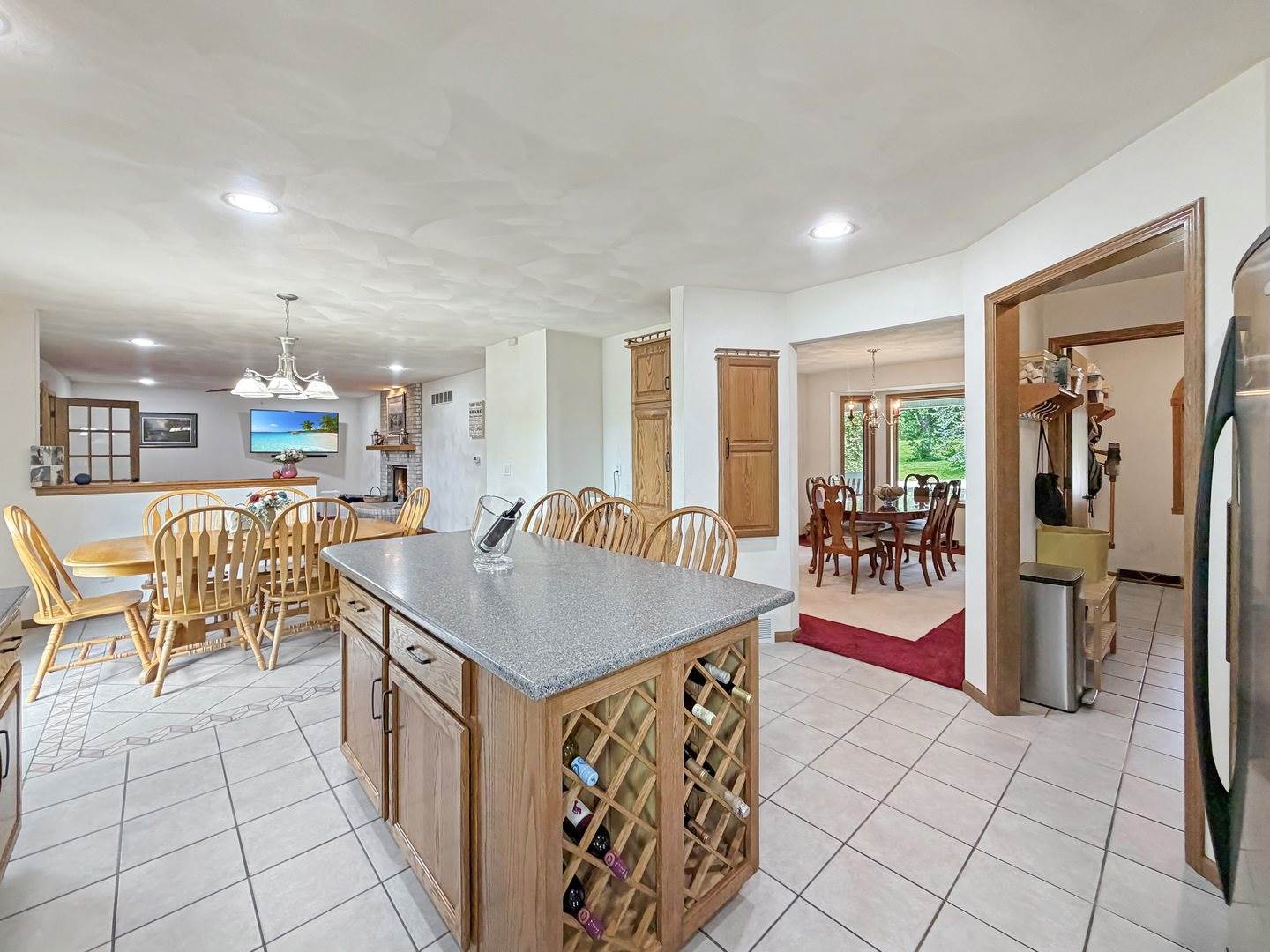 1954 Delmar Drive, Freeport, IL 61032