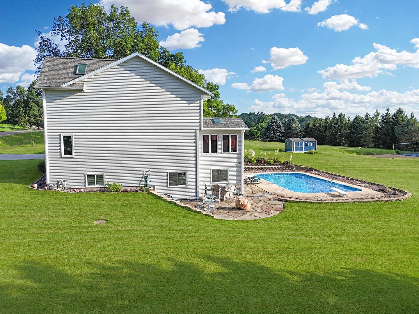 1954 Delmar Drive, Freeport, IL 61032