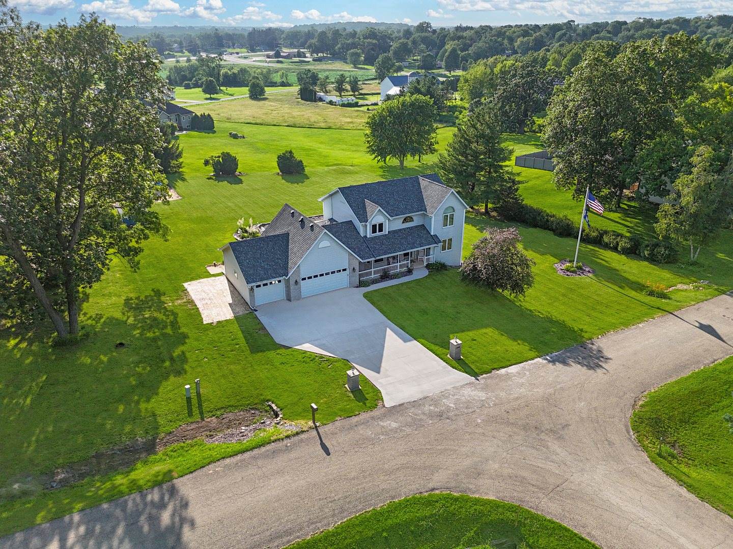 1954 Delmar Drive, Freeport, IL 61032