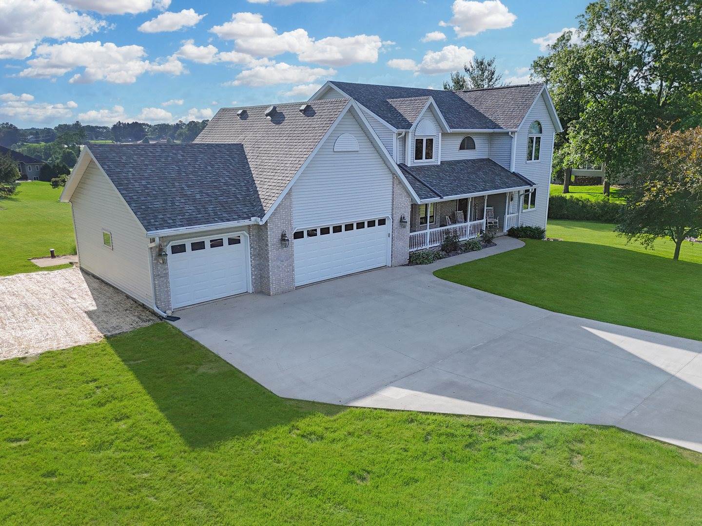 1954 Delmar Drive, Freeport, IL 61032