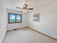 1954 Delmar Drive, Freeport, IL 61032