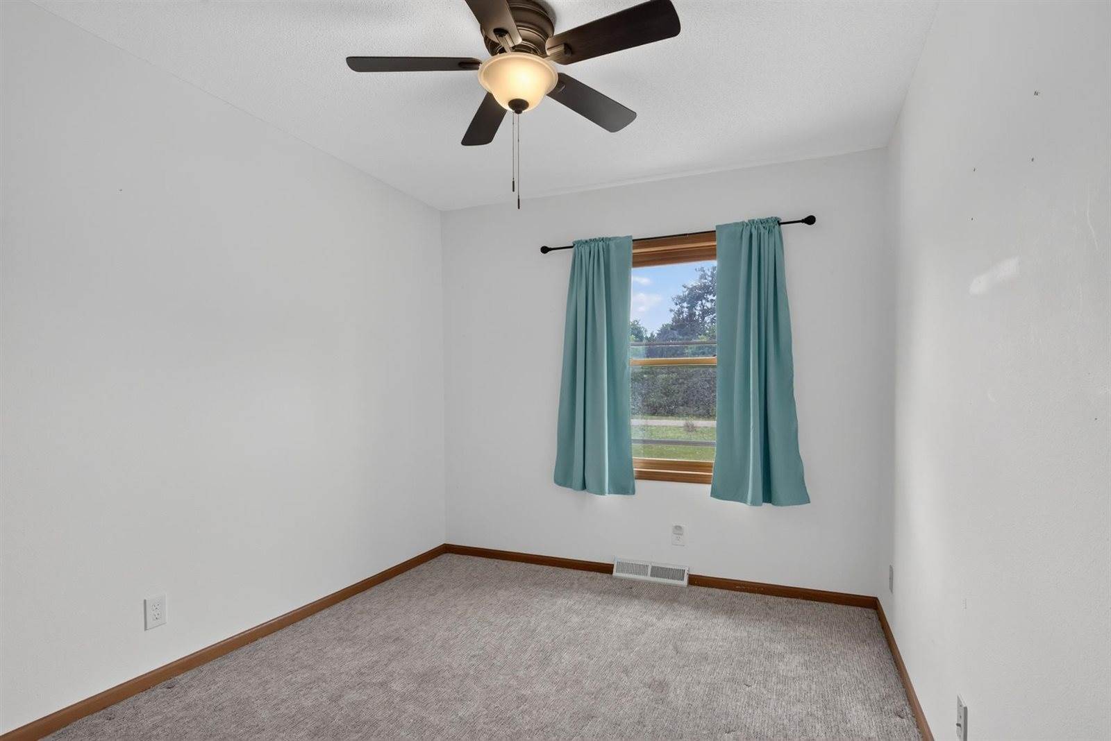 6621 Evergreen Avenue, Wisconsin Rapids, WI 54494