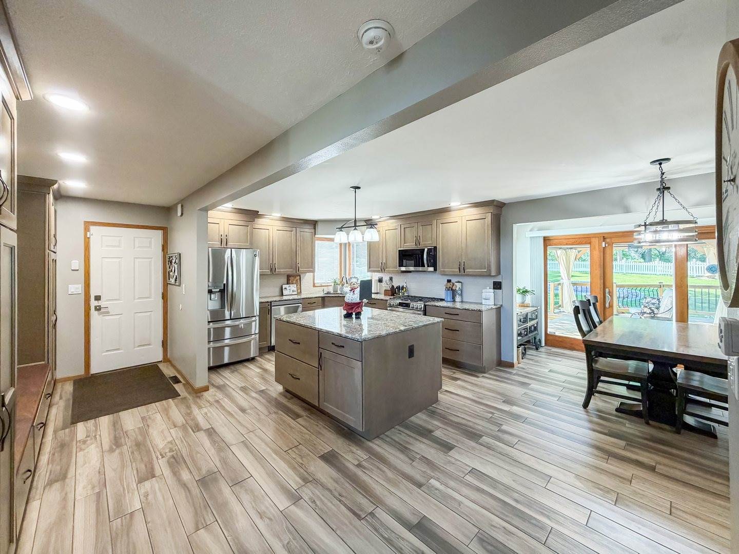 3005 Countryside Lane, Freeport, IL 61032