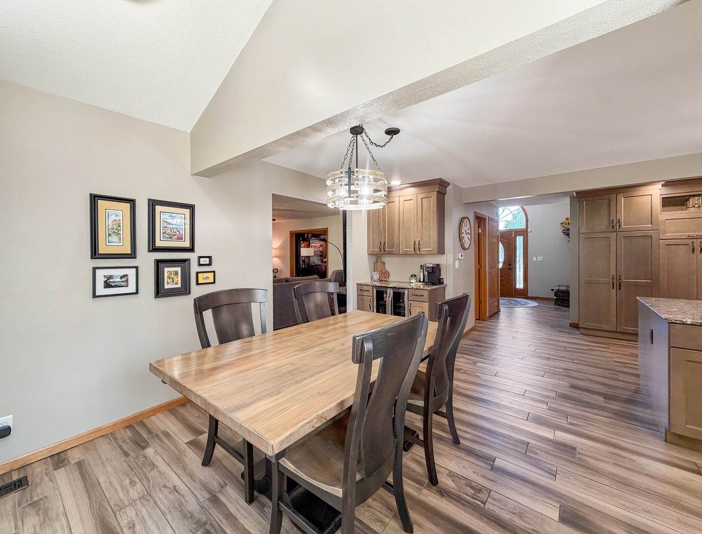 3005 Countryside Lane, Freeport, IL 61032