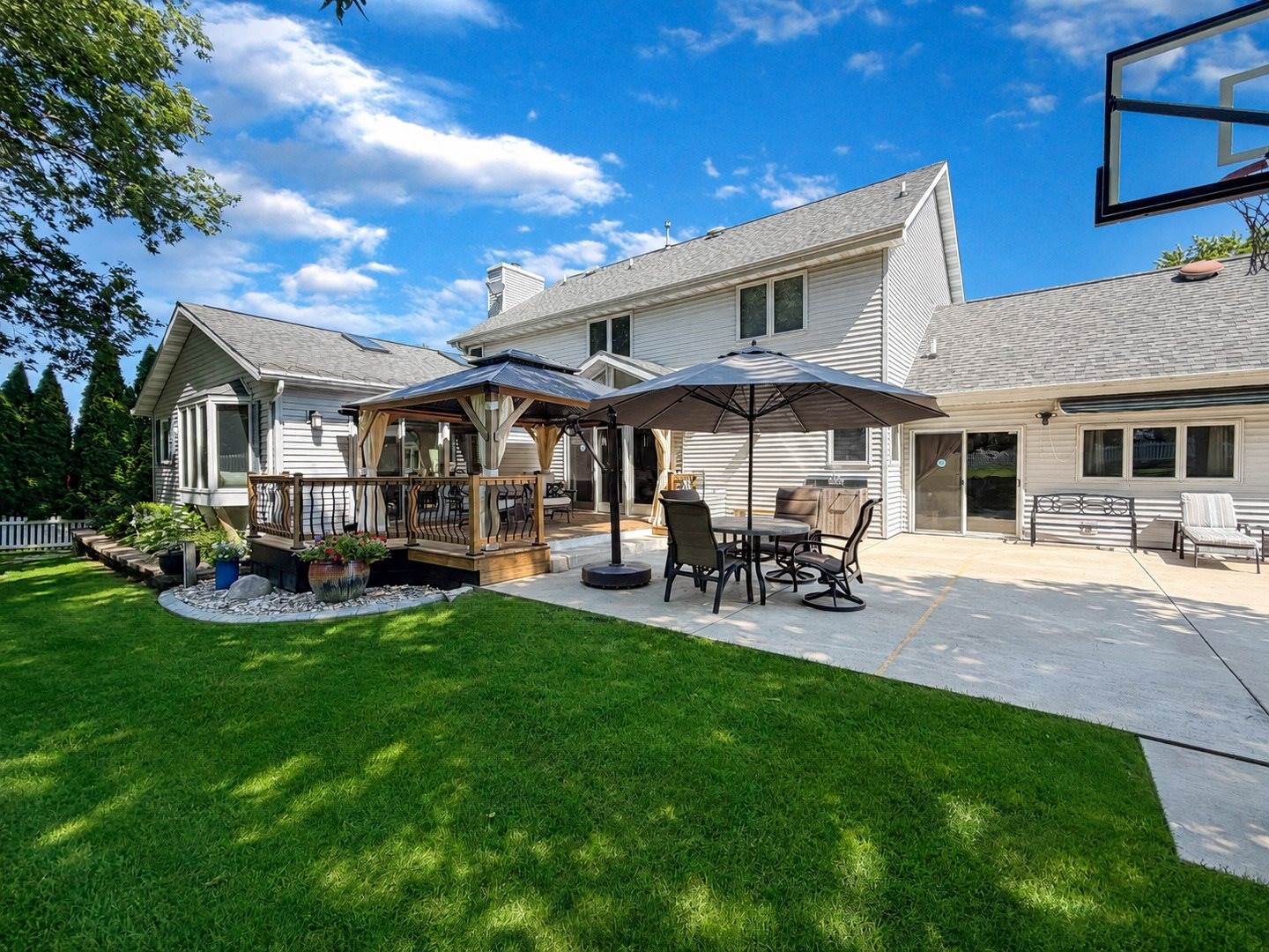 3005 Countryside Lane, Freeport, IL 61032