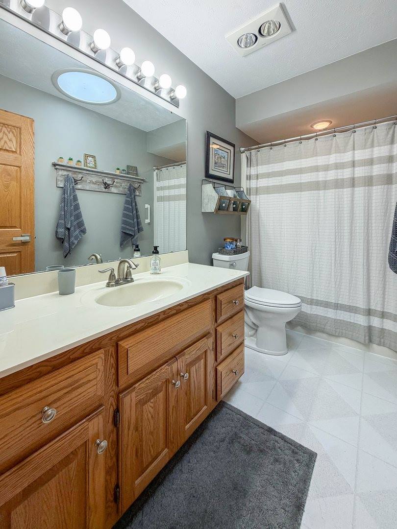 3005 Countryside Lane, Freeport, IL 61032