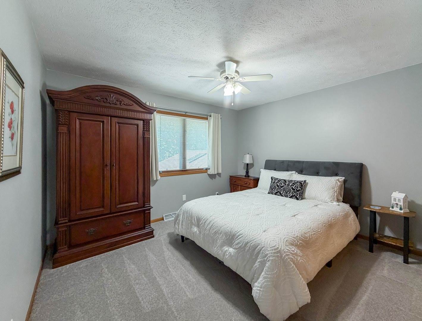 3005 Countryside Lane, Freeport, IL 61032
