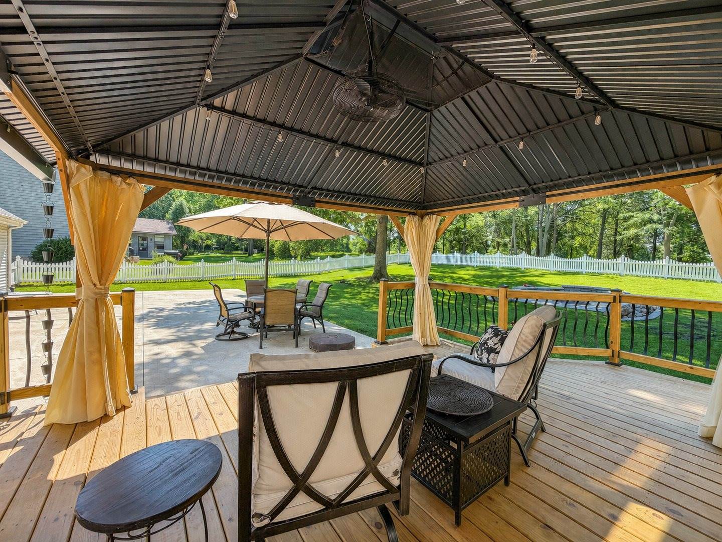 3005 Countryside Lane, Freeport, IL 61032