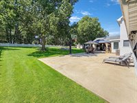 3005 Countryside Lane, Freeport, IL 61032