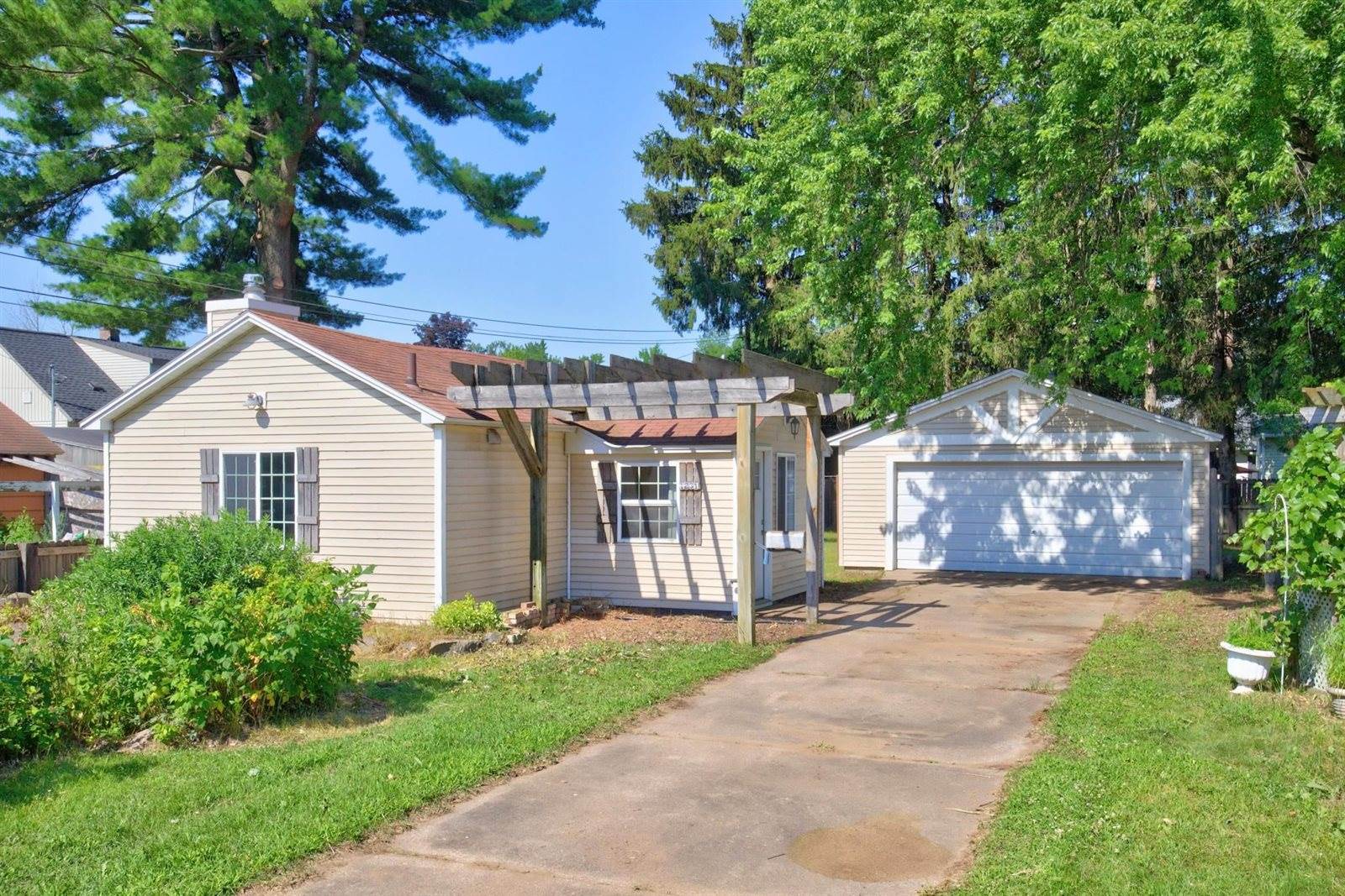 1231 N 15th Street, Wisconsin Rapids, WI 54494