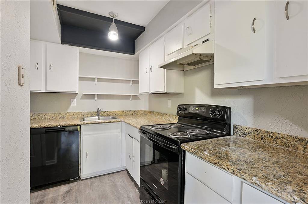 1212 Holik Drive, College Station, TX 77840