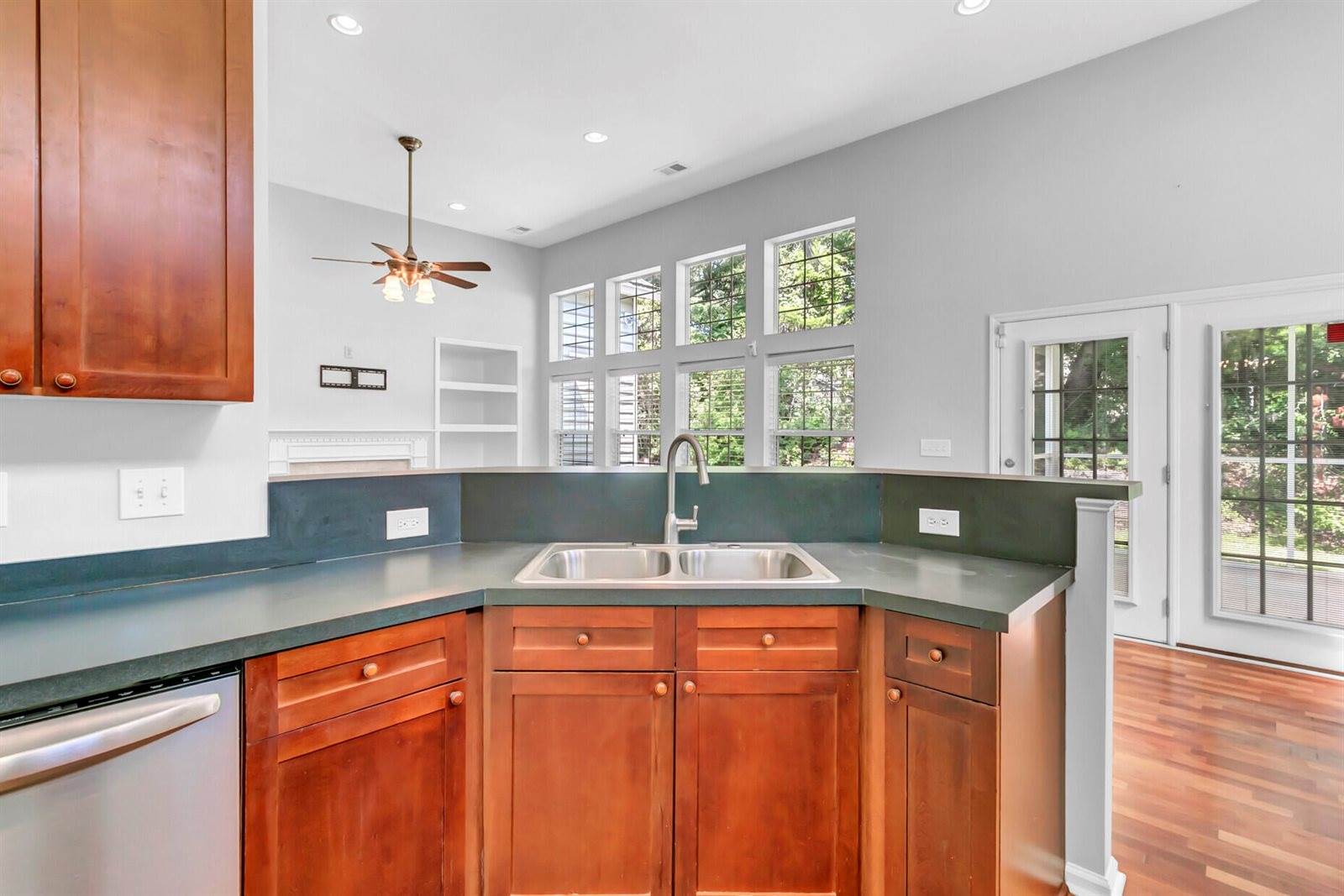 116 Carolinian Drive, Summerville, SC 29485