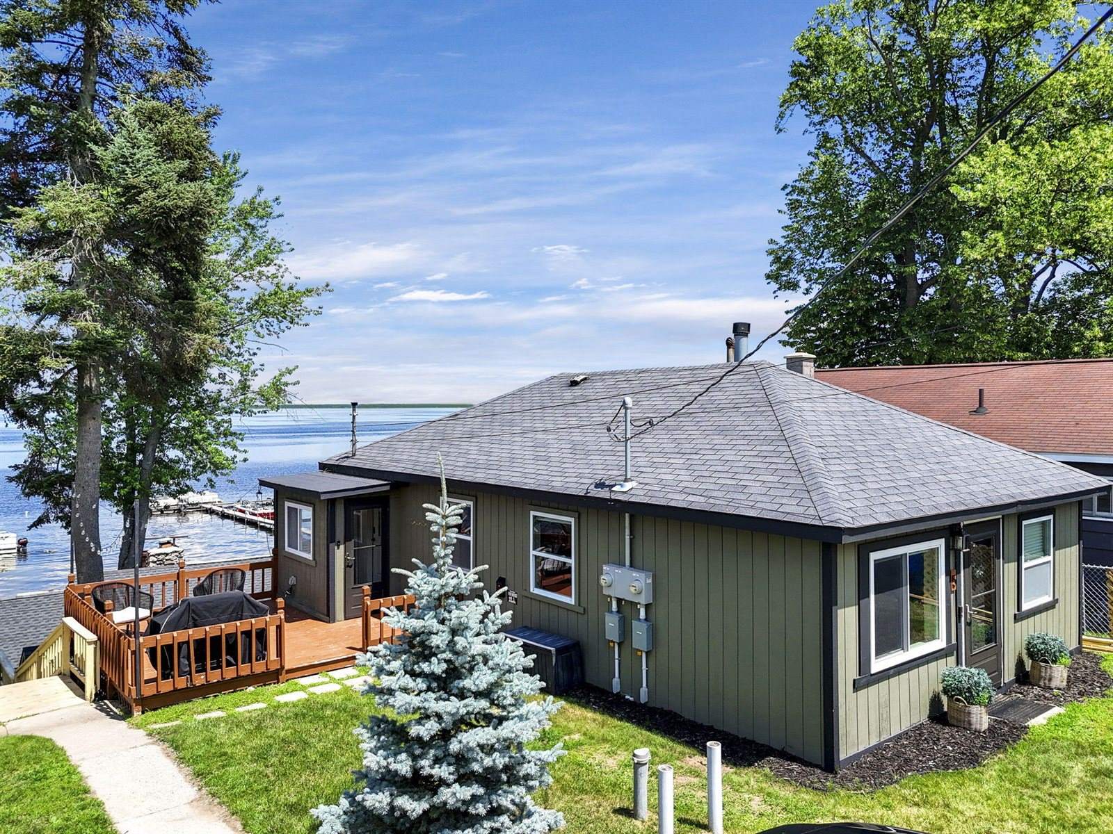 5380 West Houghton Lake Drive, Houghton Lake, MI 48629