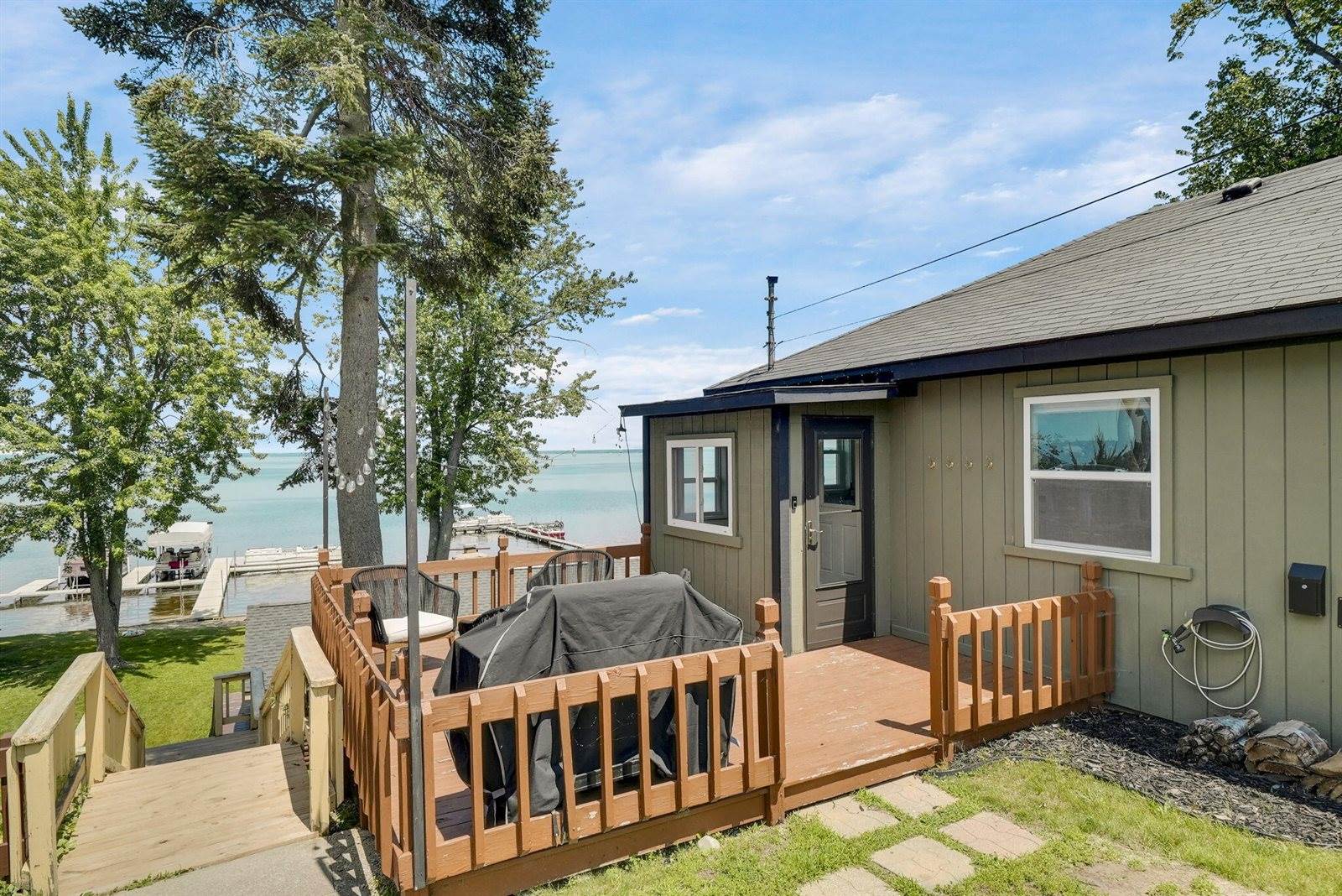 5380 West Houghton Lake Drive, Houghton Lake, MI 48629